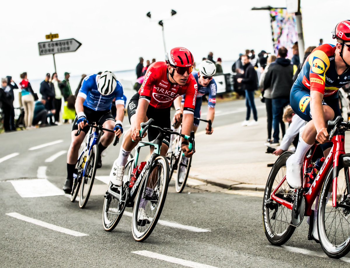 Grâce à des bonifications prises en cours d’étape, Florian Dauphin occupe la 6ème place du classement général à l'issue de cette première étape 🙌 
#TDB2024