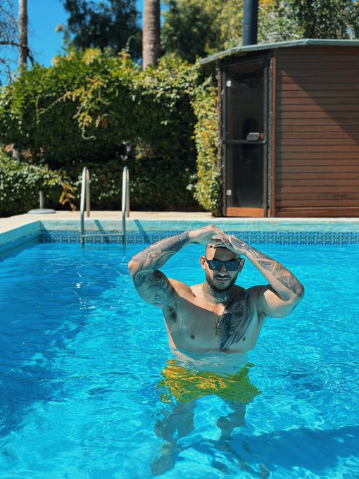 Pool day? 😏💦  https://t.co/Wy9fRe6Ox2 https://t.co/yyStwXiIdo