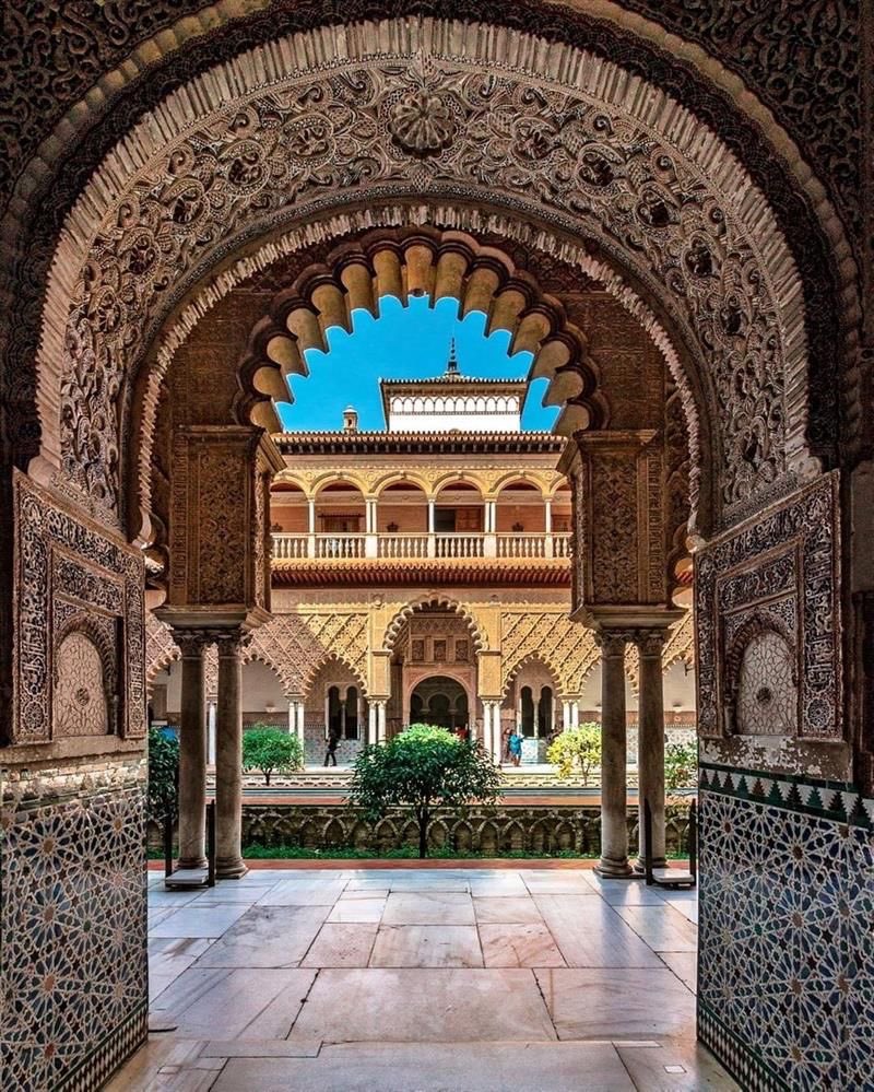 Real Alcázar de Sevilla, España.

(Fotos Pinterest)