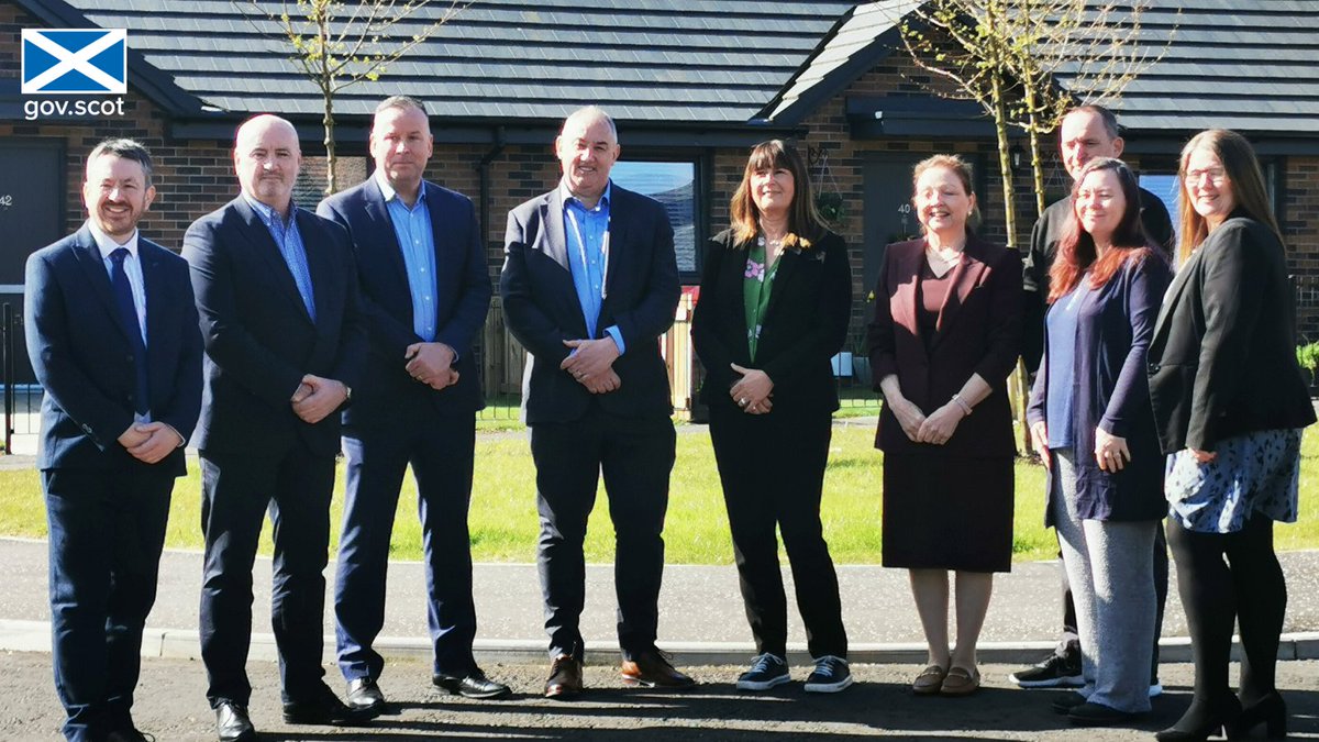 More than 100 new homes have been built in Ferguslie Park, Paisley, supported by over £6 million of @ScotGov funding. Housing Minister @PaulMcLennan7 met tenants to see how the homes are benefitting the local community.