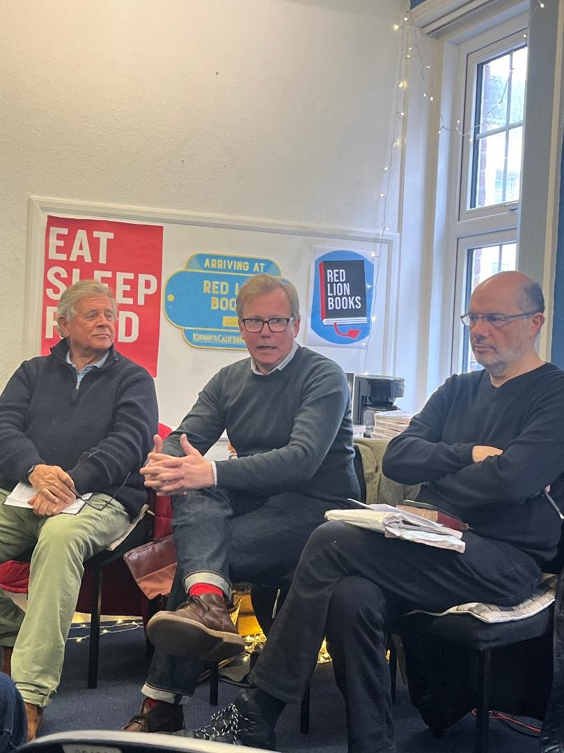 Enjoyable event last Saturday ⁦@RedLionBooks⁩ in Colchester with fellow thriller authors ⁦@MarkEllis15⁩ (L) & ⁦@AlecMarsh⁩ (C). Always a privilege to meet our readers. My agent ⁦@gordonwise⁩ was there too, which was much appreciated.
