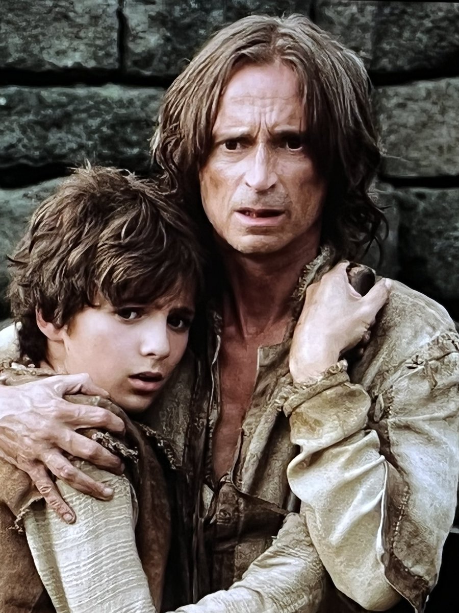 That always touches me .... Rumple's love for his son . Adorable ❤️