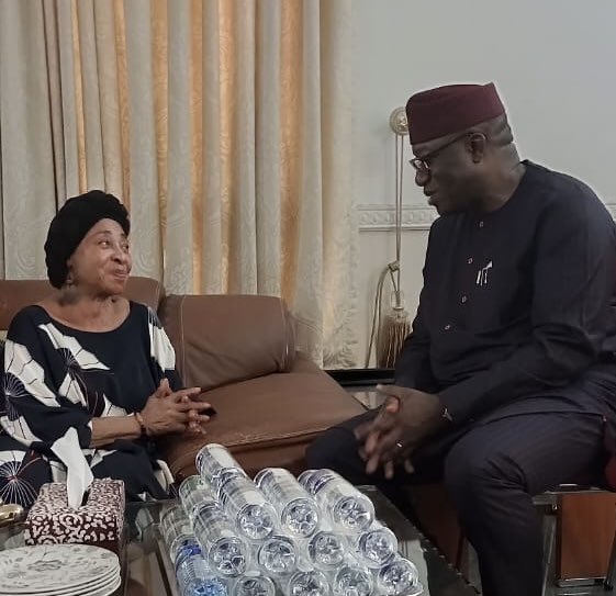 kfayemi's tweet photo. I visited the wife of the late Dr Ogbonnaya Onu to express my condolences on the passing of her husband. It was a difficult moment for me as I had worked closely with him during our time in the federal cabinet and admired him greatly. 

I shared with Mama how much Dr Onu meant to me and the country during my visit. He was a dedicated advocate for good governance, transparency, and accountability and played a pivotal role in the struggle to establish democracy in Nigeria. His selfless act of resigning as the All People’s Party (APP) presidential candidate in favour of Chief Olu Falae exemplified his dedication to the greater good of the country and his prioritisation of national interests over personal ambition during the 1999 presidential elections. He also served meritoriously as Governor of Abia State and Minister of Science, Technology, and Innovation, championing initiatives for national development. His prodigious intellect, capacity, stellar character and compassionate love for the Nigerian people were evident throughout this period.

Dr. Onu’s visionary leadership and dedication to serving our country will be greatly missed. I pray that God will comfort his family and loved ones during this difficult time and that his legacy will continue to inspire us to uphold the values of democracy, justice, and good governance.

May his soul rest in peace.