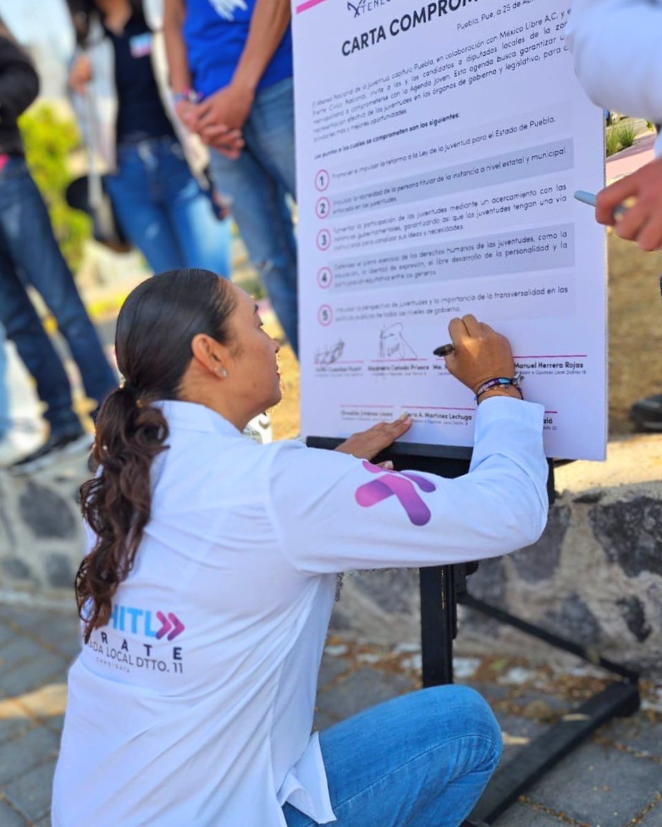 ¡En Puebla, los jóvenes están tomando las riendas de nuestro rumbo! Hoy firmamos la <a href="/agendajoven2024/">Agenda Joven 2024</a>, con <a href="/ateneo_juventud/">Ateneo Nacional de la Juventud, A.C.</a>, <a href="/MexLibre_/">México Libre</a> y <a href="/FCN_mx/">Frente Cívico Nacional</a>, el compromiso de impulsar y promover la Ley de la Juventud para el Estado de Puebla.
👩🏻#SoyXóchitlZarate
🗳️#ParticipaciónCiudadana2024