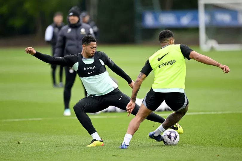 🚨 Levi Colwill is BACK in Chelsea training! 

[@BobbyVincentFL]

#CFC