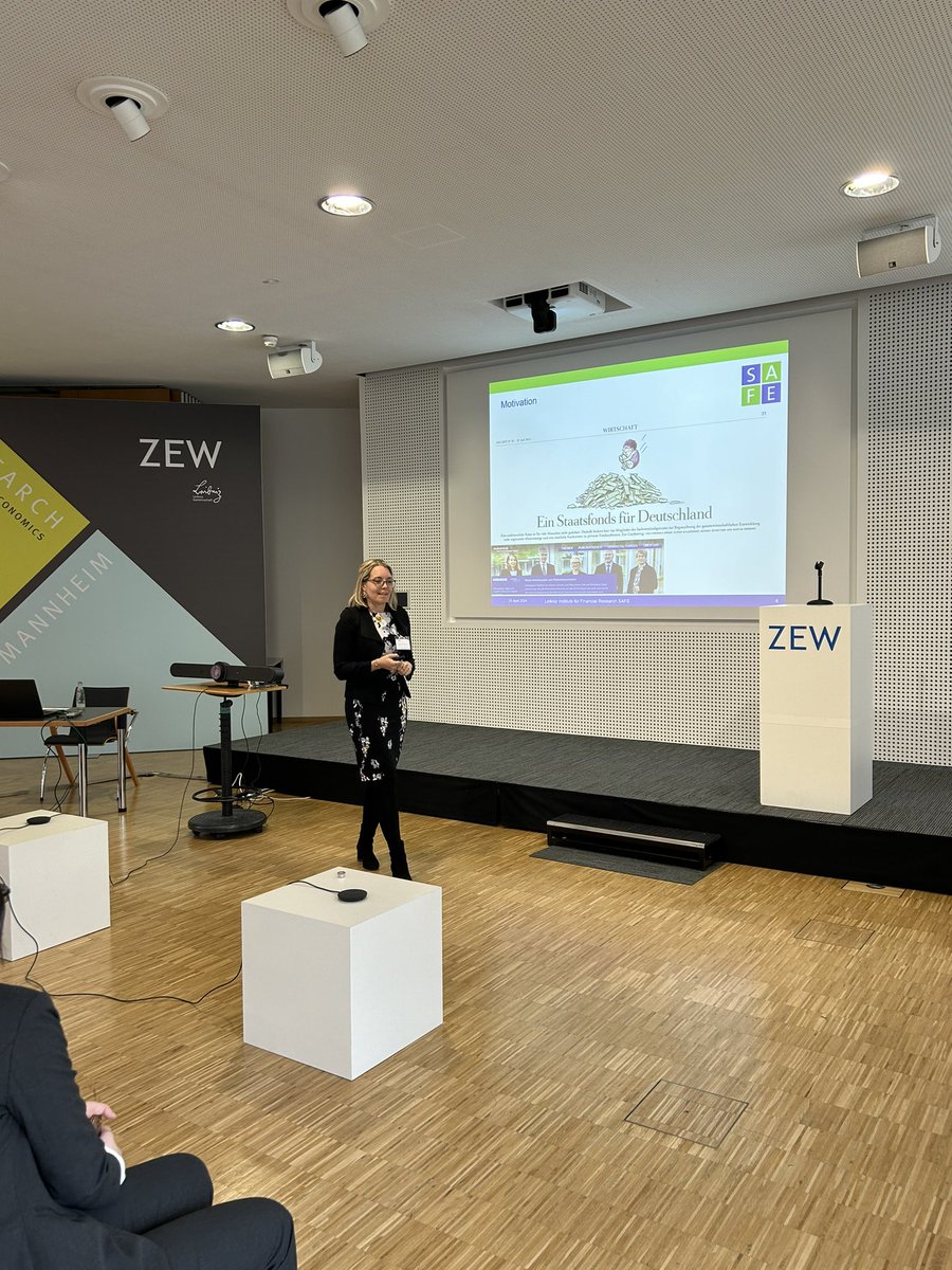 In der zweiten Keynote hält @C_Laudenbach vom @SAFE_Frankfurt und der @goetheuni einen Vortrag über (fehlerhafte) Wahrnehmungen zu #Investitionen. #Ageing and #SustainableFinance #ZEW zew.de/VA4265/?twt=1