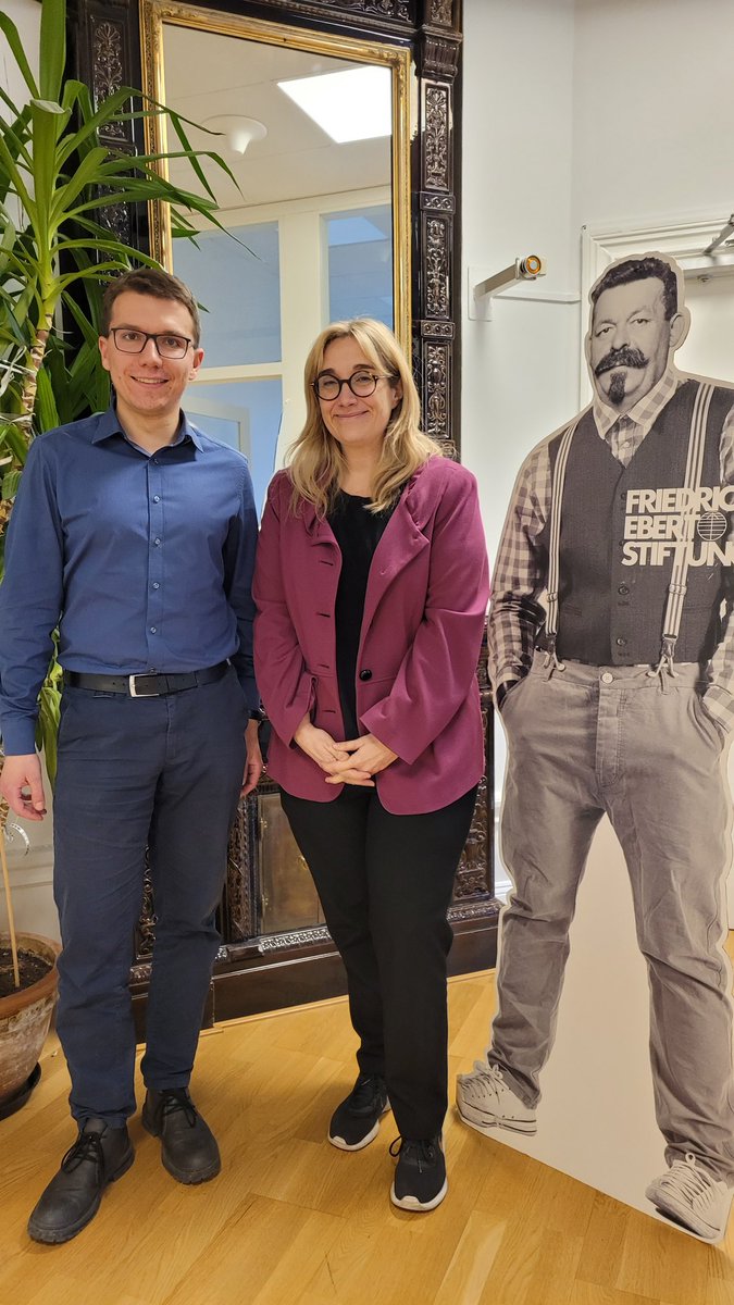 Kleiner Abstecher zur @FES_Nordics in #Stockholm. Vielen Dank für die spannenden Einblicke und Gespräche zur schwedischen Wohlfahrtspolitik, Migration/Integration und zur Rolle der Sozialdemokratie an Kristina Birke Daniels und das ganze Team.