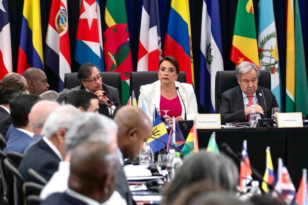 @BancoAlba @Petrocaribe En la agenda, también se encuentra la instauración de un Observatorio de Género, como insumo para la homologación de políticas de inclusión de género en la Alianza. En el Horizonte POLÍTICO, la coordinación con la CELAC es un objetivo estratégico, que busca convertir al ALBA-TCP…