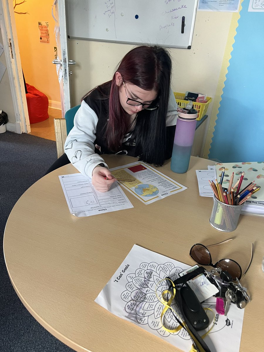 MissG_IWBS's tweet photo. Thursdays in the Tree House π«ΆπΌ
Starting work on our new project on China by researching facts to complete the worksheet sheet, setting up the hair and beauty station and building positive relationships with staff π
@outreach_iwbs @IWBSFalkirk @ASNFalkirk #testofchange https://t.co/TLYqPekIrU