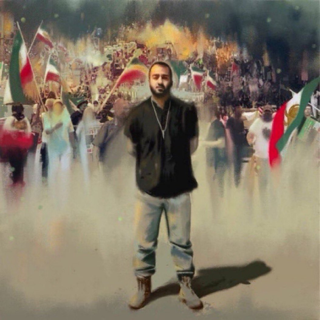 ما تمام قد در کنار ' پسر ایران ' ایستاده‌ایم و تا روز آزادی‌ش، نام توماج را فریاد می‌زنیم ✊🏻 آزادیِ #توماج_صالحی ، مقدمه آزادی همگی مردم ایران از ۴۵ سال غارت و جنایت در این سرزمین خواهد بود؛ پس مبارزه برای توماج، مبارزه برای سرنوشت همگی ماست 🙏🏻❤️✌🏻 #FreeToomaj #ToomajSalehi