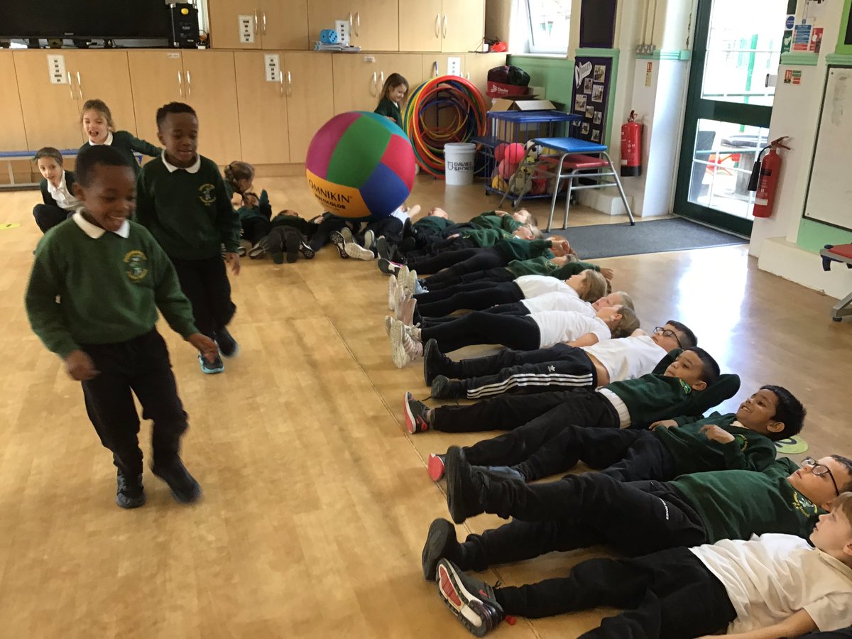 Y2Oaky's tweet photo. 2 Catkins had great fun in Kinball today with Mr Curran and Mr Tyson. We focussed on the importance of team work when playing the games. #OakyPE https://t.co/8TaSIc08aO