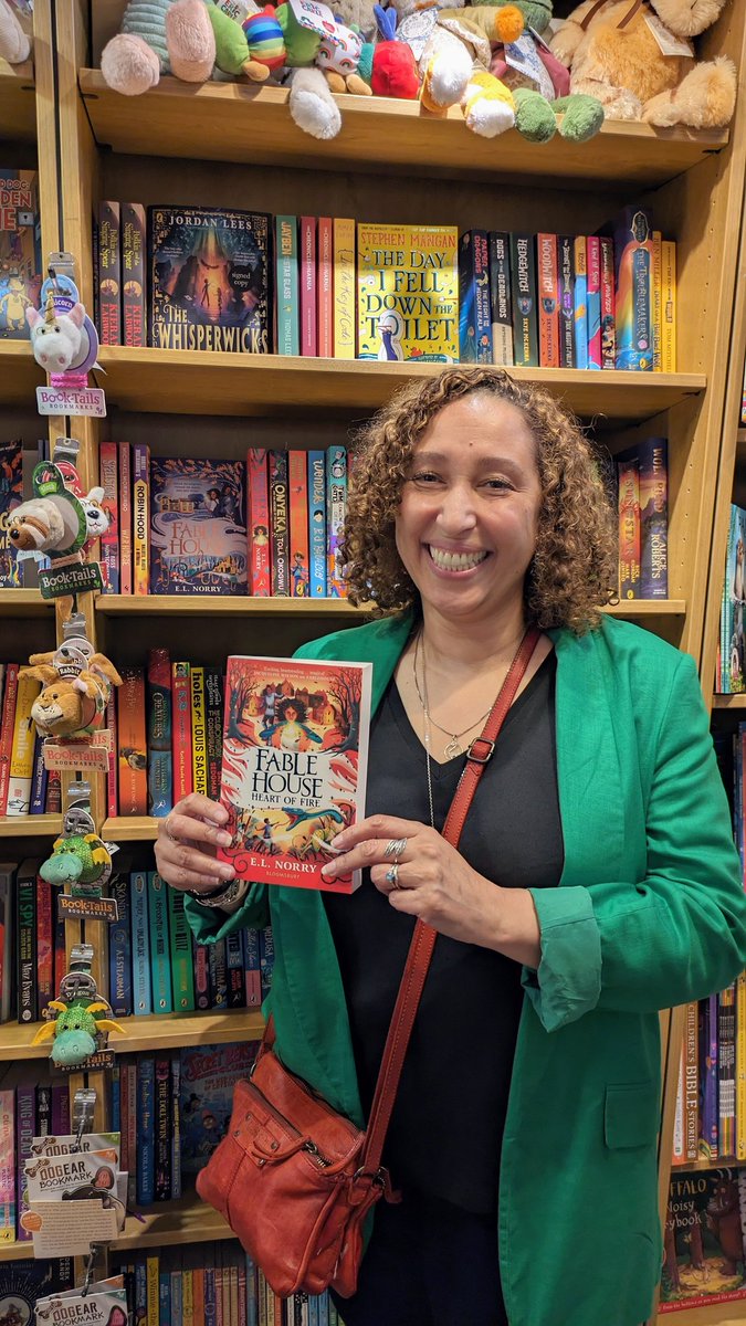 How did we get so lucky with local authors? 🥹 Today we're celebrating Emma Norry's brand new sequel, Heart of Fire! ❤️‍🔥❤️‍🔥 (They made that emoji just for her!) Congratulations on another brilliant middle grade book - we can't wait to see what you do next... 👀