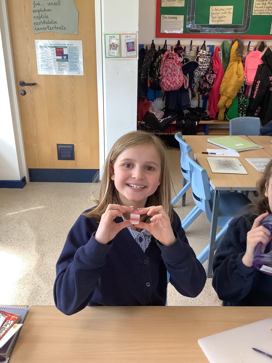 ManorParkSchool's tweet image. Year 4 really enjoyed learning about igneous, metamorphic and sedimentary rocks in Science this week.#sciencerocks