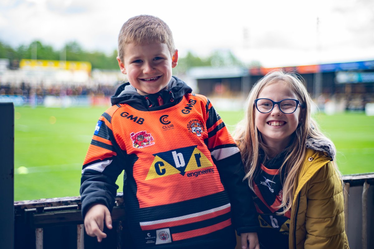 🤝 A reminder that Junior Members can bring a friend to the game tomorrow evening with a voucher found in their emails! Please ensure that you check your spam or junk folder! If anyone needs any assistance, please contact the ticket office #COYF