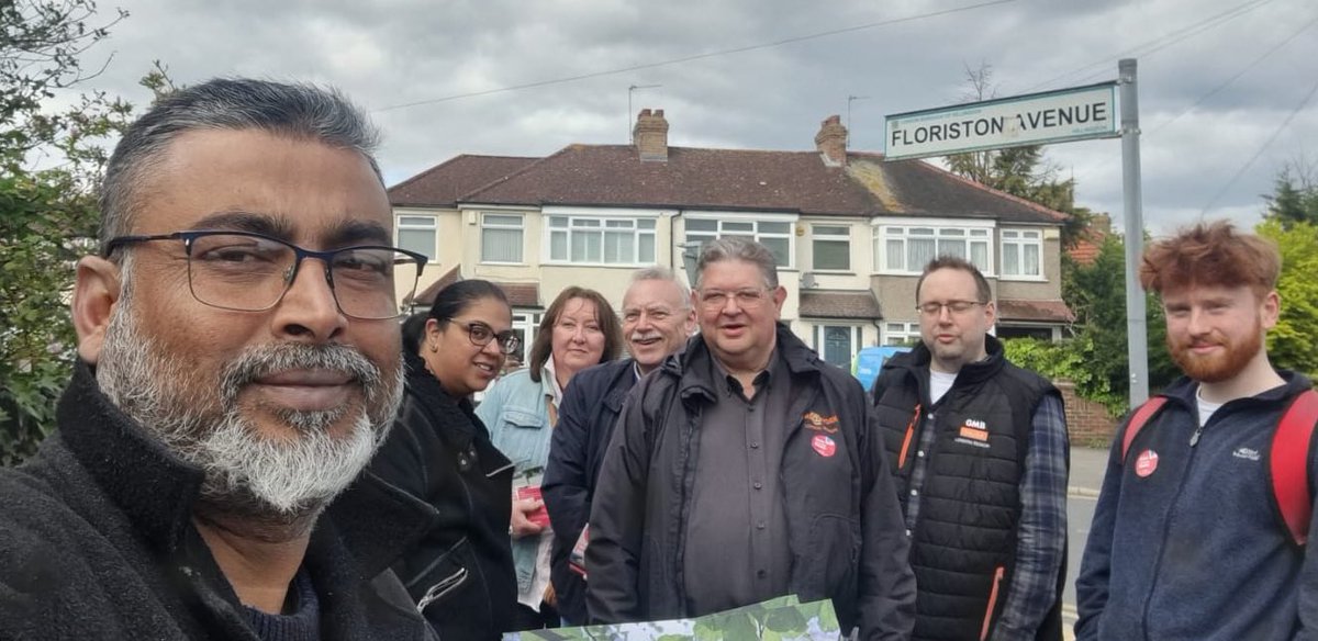 Come rain or shine we’ve been out right across Hillingdon this week from Yiewsley to South Ruislip. Working hard to keep London Labour and deliver a @UKLabour government in 2024 🌹 🇬🇧