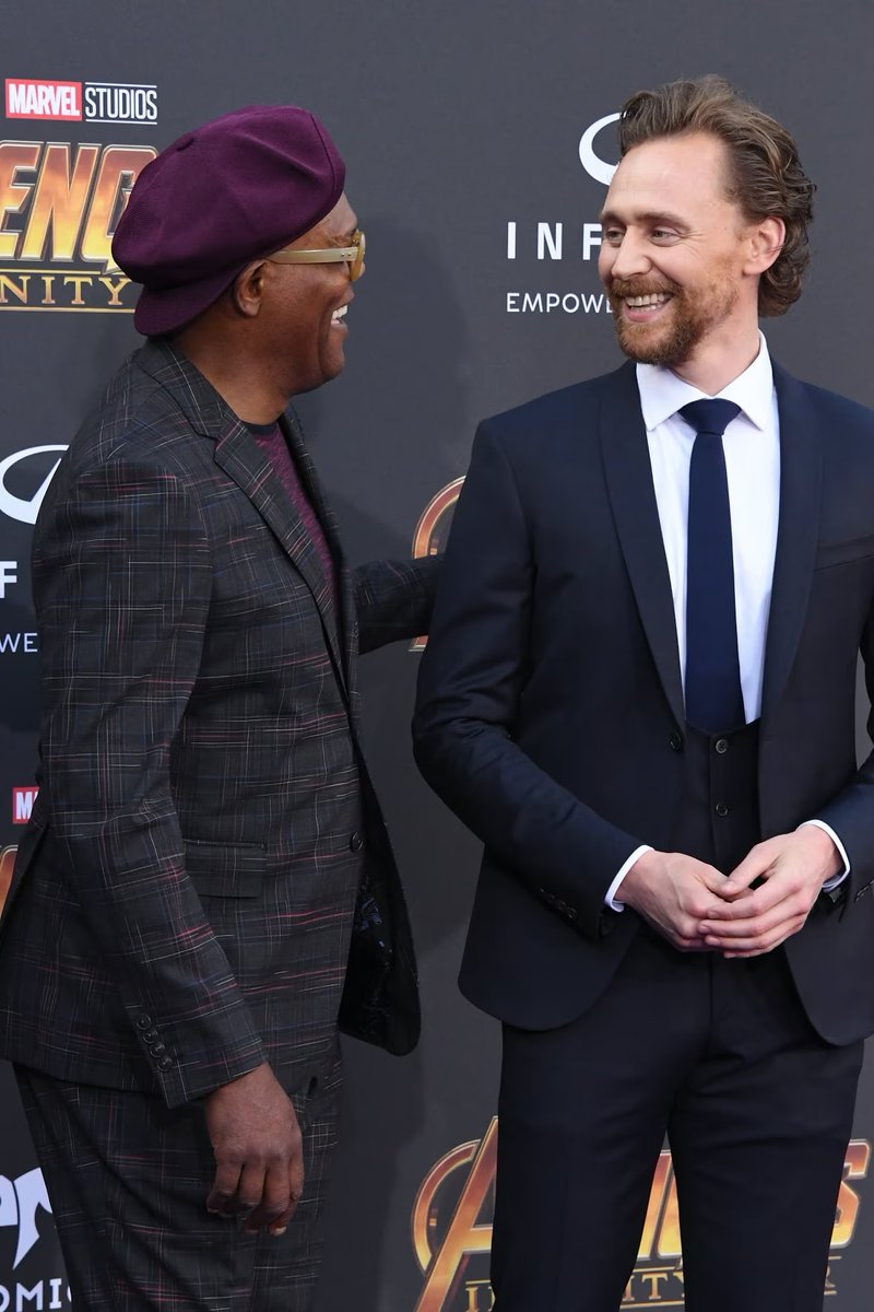 havanesemom13's tweet photo. 6 years ago this Saturday, Tom Hiddleston went to the Avengers Infinity War Premiere and laughed, smiled, and posed knowing his character dies unceremoniously 10 minutes into the movie.

Idk how he did it but I give him so much credit https://t.co/KgmSauhKza