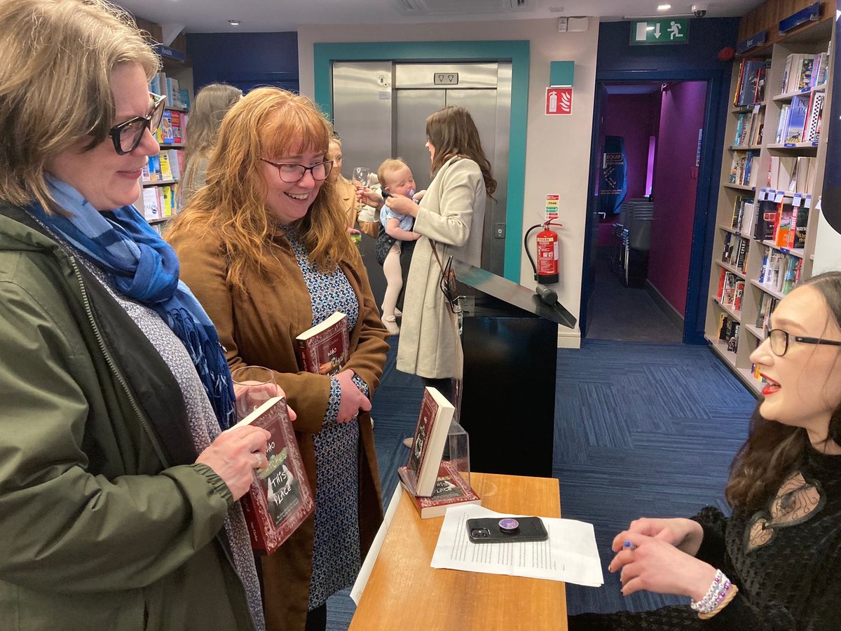 We had a great time at the launch of ‘Who Watches This Place’ last night! Looking forward to returning to the PSI gang @OBrienPress @AmyClarkin