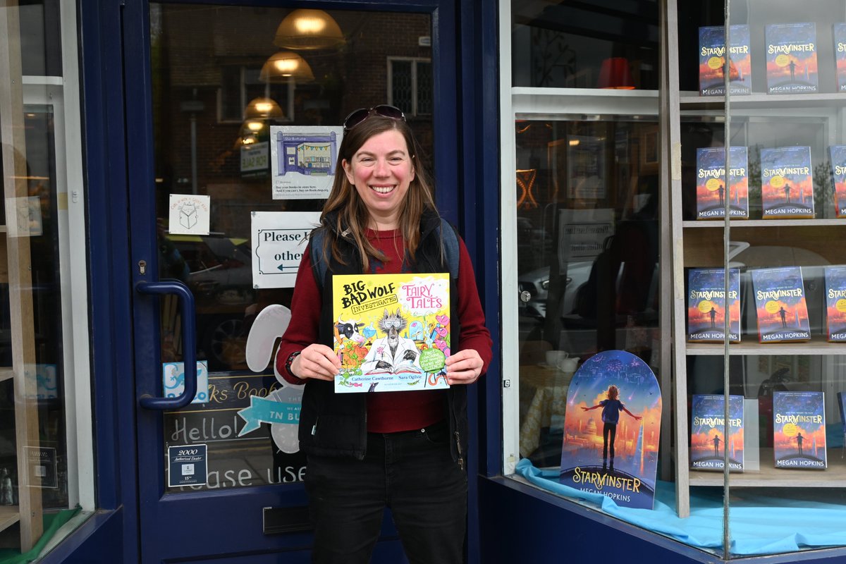 It's publication day of THE BIG BAD WOLF INVESTIGATES FAIRYTALES and author @CatCawthorne has been out and about with local bookshop @7OaksBookshop debunking your favourite fairy tales with SCIENCE⚛️ Signed copies are now available at Sevenoaks Bookshop! sevenoaksbookshop.co.uk/shop/big-bad-w…