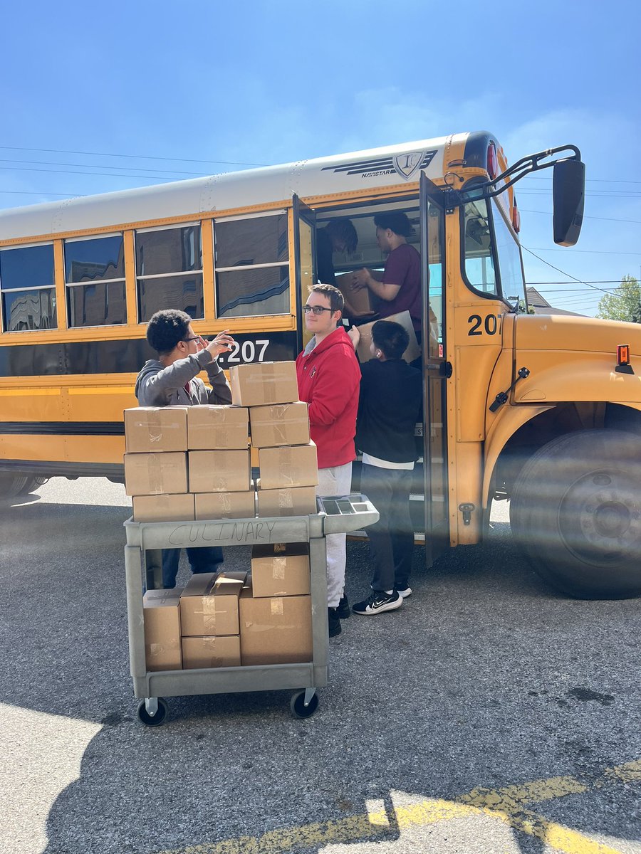 Our <a href="/JtownHS/">Jeffersontown High</a> Student Ambassadors at with <a href="/FernCreekHigh/">Fern Creek High School</a> today with <a href="/ExploreRamsey/">Explore Ramsey</a> finishing their service learning project! ⚡️🐅🐏