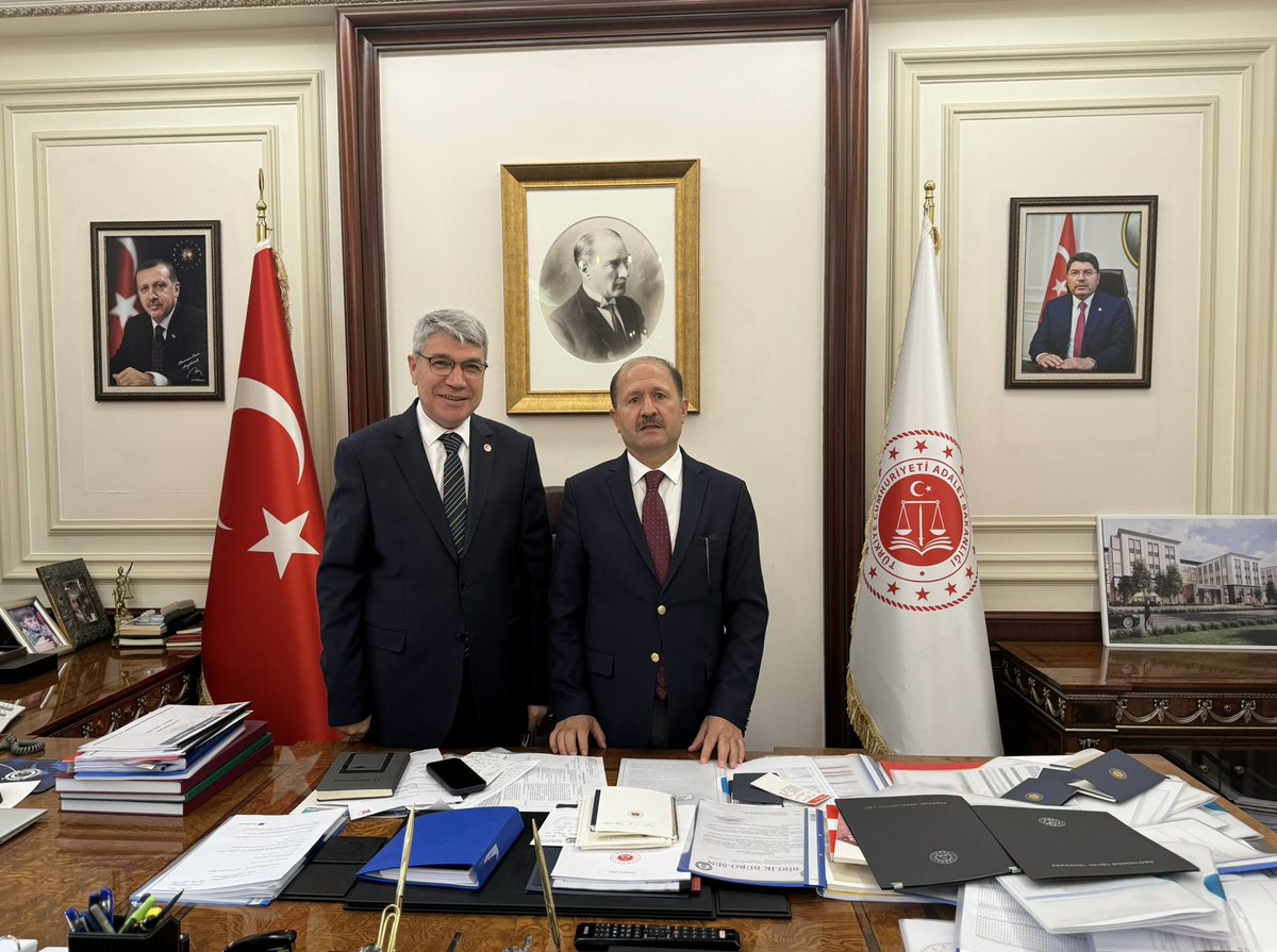 Adalet Bakan Yardımcımız Sn.@ramazancan0071 ’ı ziyaret ederek Yiğit Osmaniyemizdeki çalışmalarımız hakkında istişarelerde bulunduk. Nazik misafirperverliğinden dolayı sayın Bakanımıza teşekkür ederim.