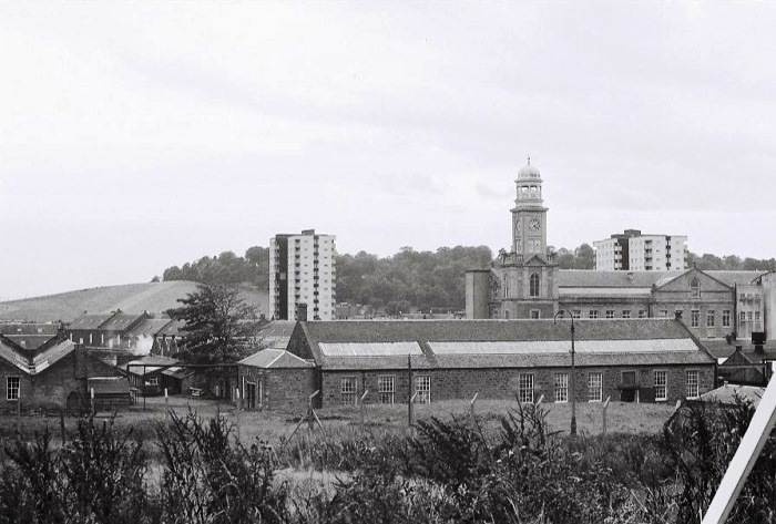 Here is a great #ThrowbackThursday pic of Camperdown Works, probably take from Harefield Road. Date: 1974 Ref: DCC-BW041-26 #Dundee #Archives