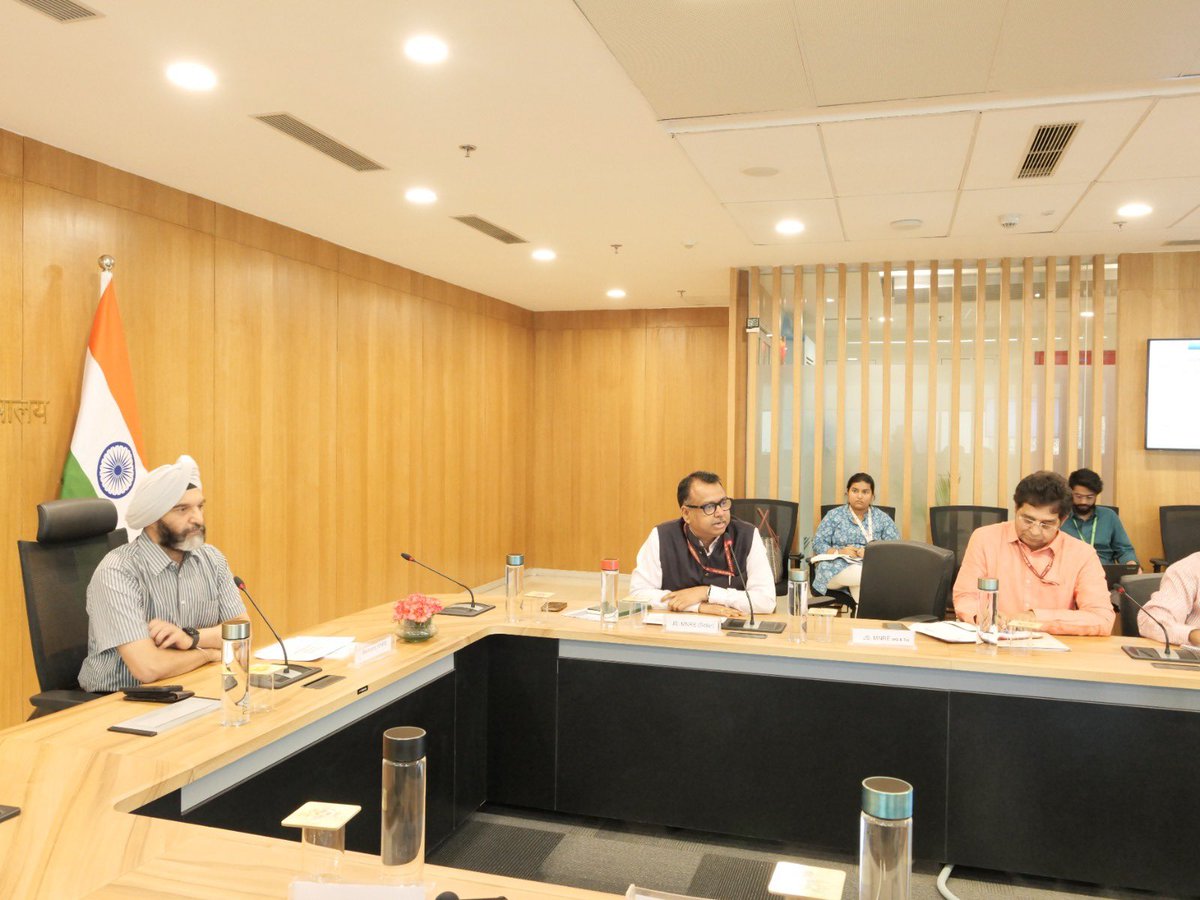 Shri Bhupinder S. Bhalla, Secretary, MNRE chaired a meeting with solar power developers. Discussions covered the recent initiatives/ developments in the sector, various issues in respect of solar/renewable power projects and views of concerned Central Govt. agencies thereupon.
