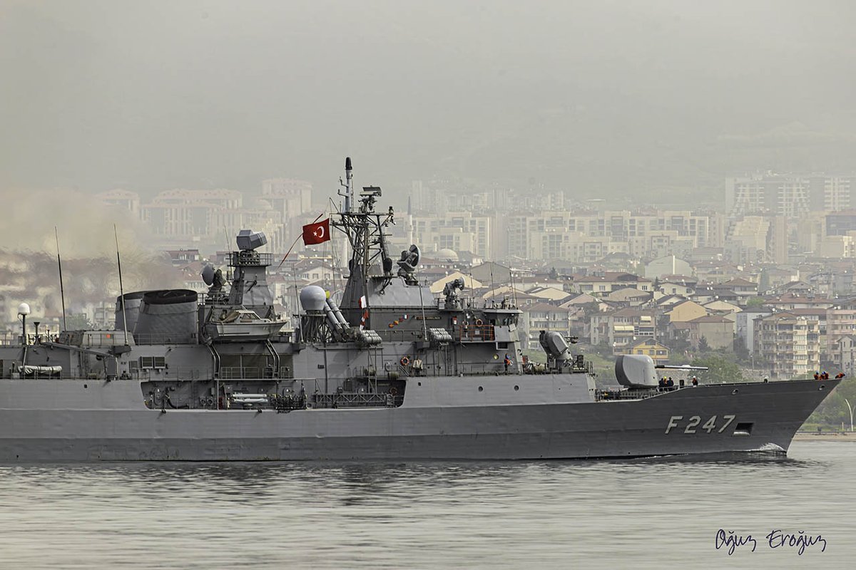 OguzEroguz1's tweet photo. #TurkishNavy's #BarbarosClass #MEKO200TN Track IIB #frigate #TCGKemalreis #F247 & #MEKO200TN Track I #frigate test and training ship #TCGFatih #F242 https://t.co/oNbOHpmL3k