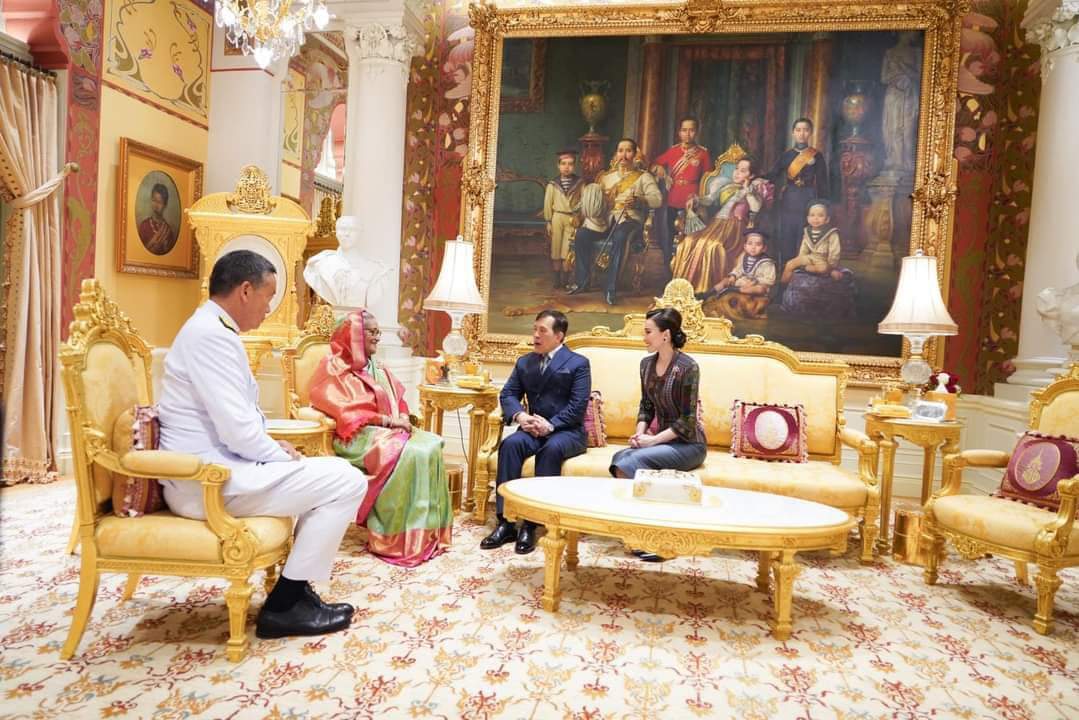 SukantaGAlak's tweet photo. #Bangladesh prime minister #SheikhHasina have a Royal audience of Maha #Vajiralongkorn Phra Vajiraklaochaoyuhua and #Suthida Bajrasudhabimalalakshan, King and Queen of the Kingdom of #Thailand at the Palace.
@BangkokPostNews @Thenationth https://t.co/Wm5csTHmYo
