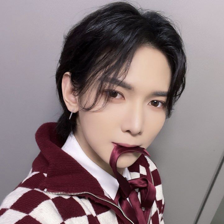 ᅠ

ᅠ

ᅠ

━━━━━━ Despite my illness, I come to you to wish you a good rest of the day and a good evening.  

ᅠ

ᅠ

ᅠ