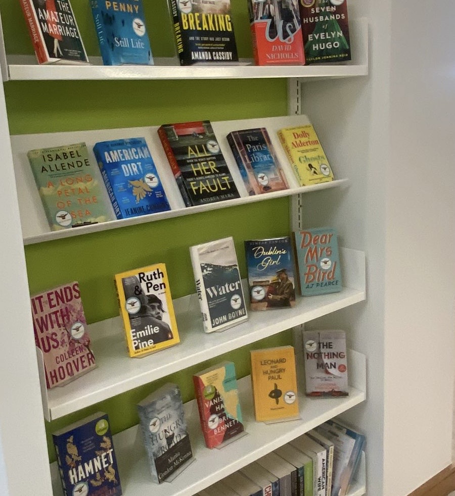 Congratulations to @kilkennylibrary on the opening of the new library, and thanks for displaying Dublins Girl on the opening day @katenashagent @HoZ_Books @AriaFiction @saskialeach_ @kimberleyatkins