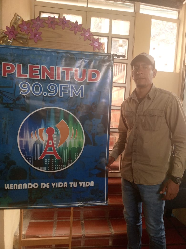 JuventudMRTVzla's tweet photo. Desde el Municipio Guaicaipuro, Estado @MirandaMrt2  participó en Radio Plenitud 90.9 FM Programa Noticias En Plenitud Jesús Delgado Dirección Regional. Resp. Del Eje Altos Mirándinos , llevando nuestro mensaje rebelde y Llevando la voz de nuestra Juventud Aguerrida! https://t.co/EioYSVU1xg