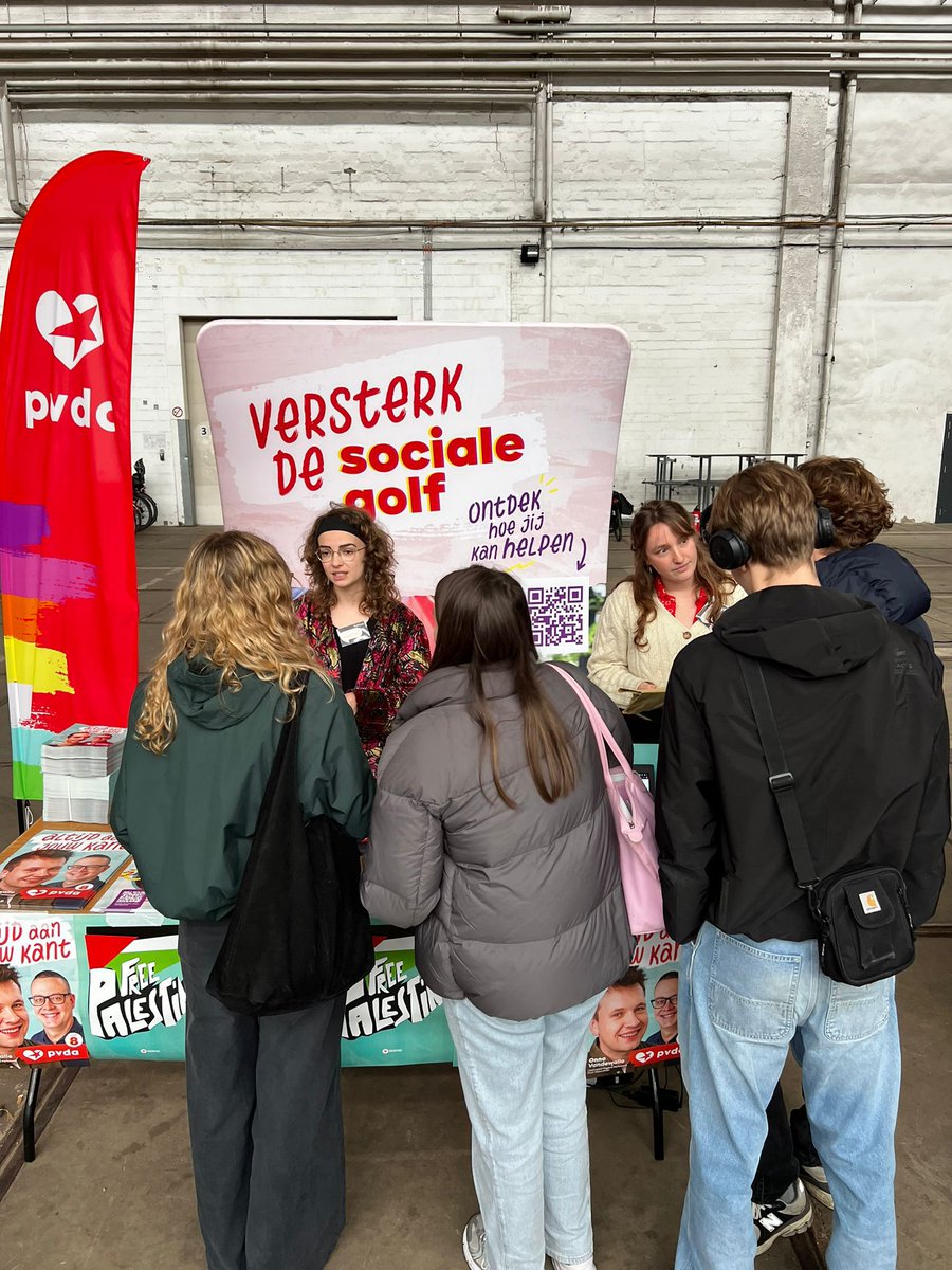 Vandaag waren we aanwezig op de slottdag van het 'Groot Debat' met 650 jongeren van verschillende Gentse scholen. Ze vroegen ons hoe het nu zit met het openbaar vervoer, wat onze plannen zijn om wonen betaalbaar te maken en hoe we de klimaatverandering willen aanpakken.
