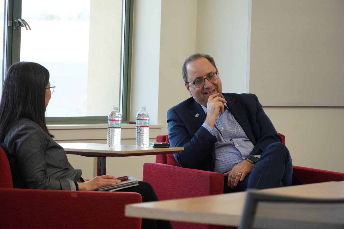 nanostanford's tweet photo. Last Friday, we hosted @KeyvanEsfarjani, @intel's Manufacturing and Supply Chain Executive, at our facilities. He went on a window tour of SNF, engaged with poster presentations by EE241 students and nano@stanford interns, and joined us for a Fireside Chat. 💬 https://t.co/bbiTHGtGfM