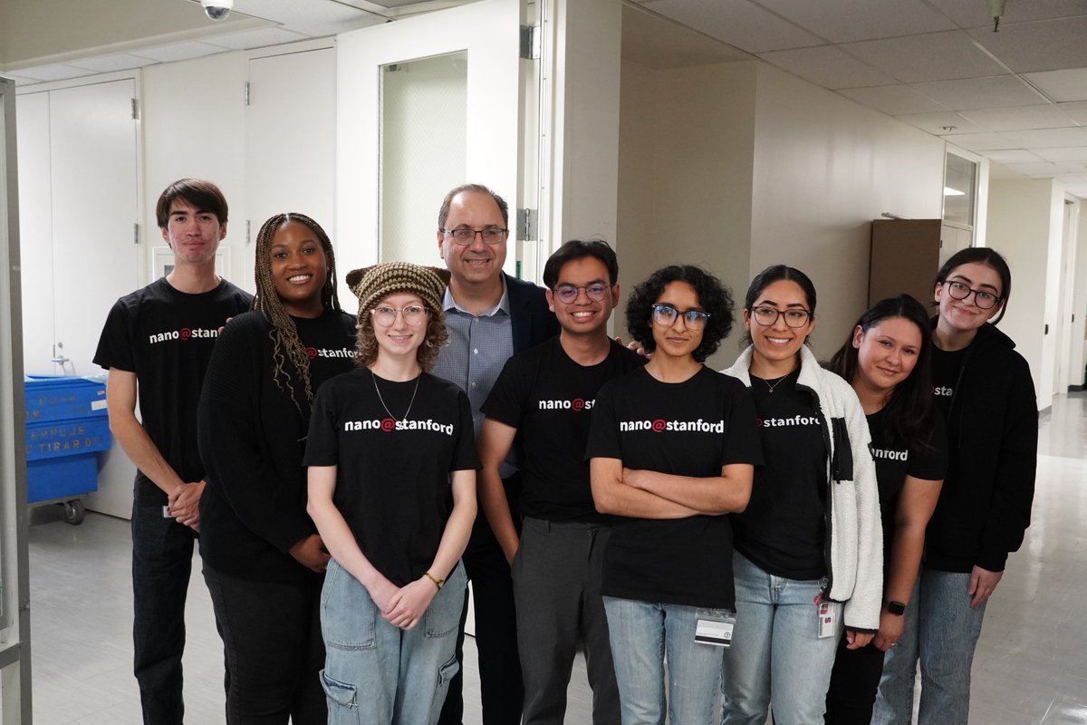 nanostanford's tweet photo. Last Friday, we hosted @KeyvanEsfarjani, @intel's Manufacturing and Supply Chain Executive, at our facilities. He went on a window tour of SNF, engaged with poster presentations by EE241 students and nano@stanford interns, and joined us for a Fireside Chat. 💬 https://t.co/bbiTHGtGfM
