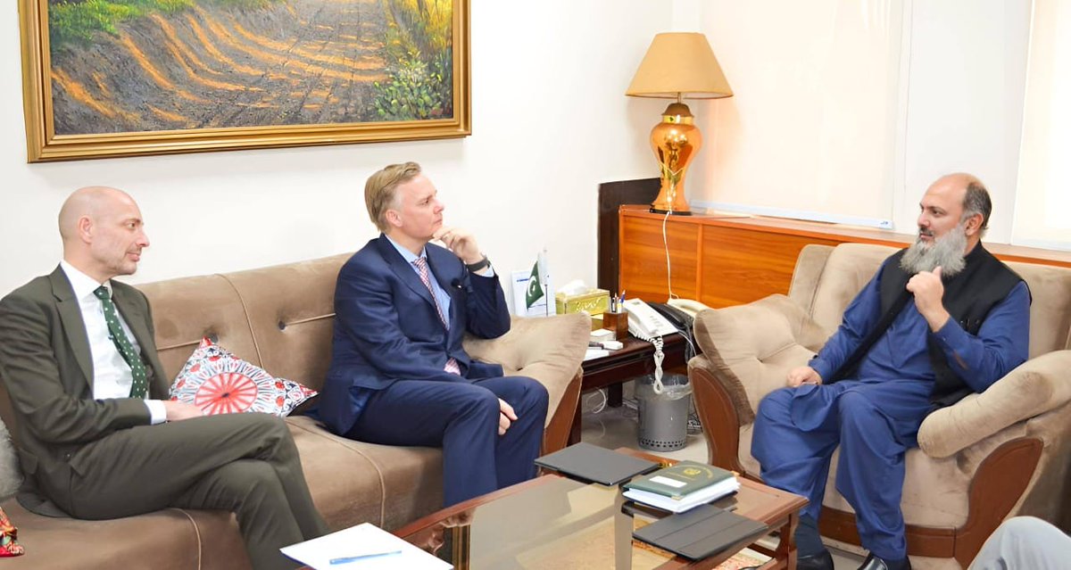 Engaging talks with APM Terminals CEO Keith Svendsen & Ambassador Jakob Linulf @DKinPK. Explored collaboration avenues to fortify Pakistan's logistics sector & enhance its global trade presence.