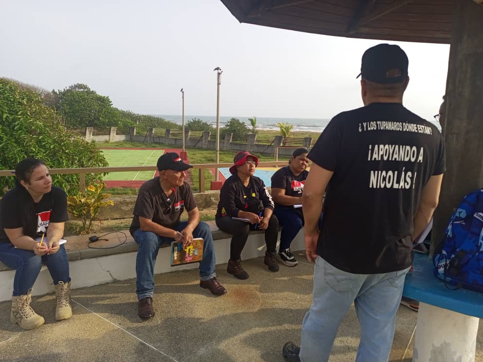 JuventudMRTVzla's tweet photo. Desde el estado @MirandaMrt2 al momento se está llevando a cabo una formación nacional para la elevación de los niveles revolucionarios y el fortalecimiento de mis cuadros desde las filas de @TupamaroMRT_ 
@NicolasMaduro 
@WBenavides_MRT 
#UnionDeLosPueblos https://t.co/hbrwqtA2Rf