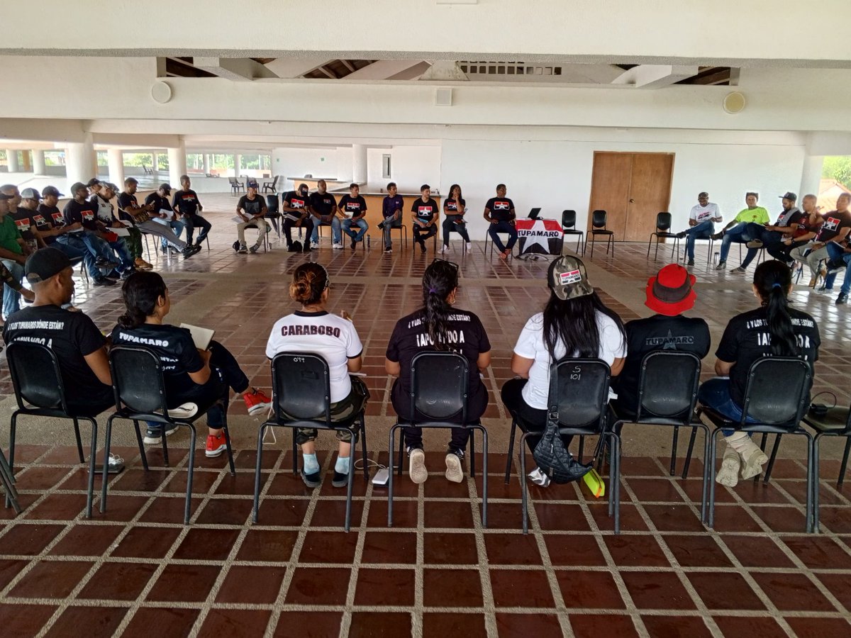 JuventudMRTVzla's tweet photo. Desde el estado @MirandaMrt2 al momento se está llevando a cabo una formación nacional para la elevación de los niveles revolucionarios y el fortalecimiento de mis cuadros desde las filas de @TupamaroMRT_ 
@NicolasMaduro 
@WBenavides_MRT 
#UnionDeLosPueblos https://t.co/hbrwqtA2Rf