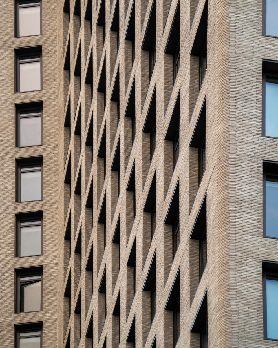 HeartlandBrick's tweet photo. Have you seen the winners of the 2023 Brick in Architecture Awards? You don't want to miss our latest release - the Best in Class winners look book! Check out our latest blog for more: https://t.co/BkDfkWxw3i
#architecture #buildwithbrick #architectureinspiration https://t.co/RBdIeWQlnJ
