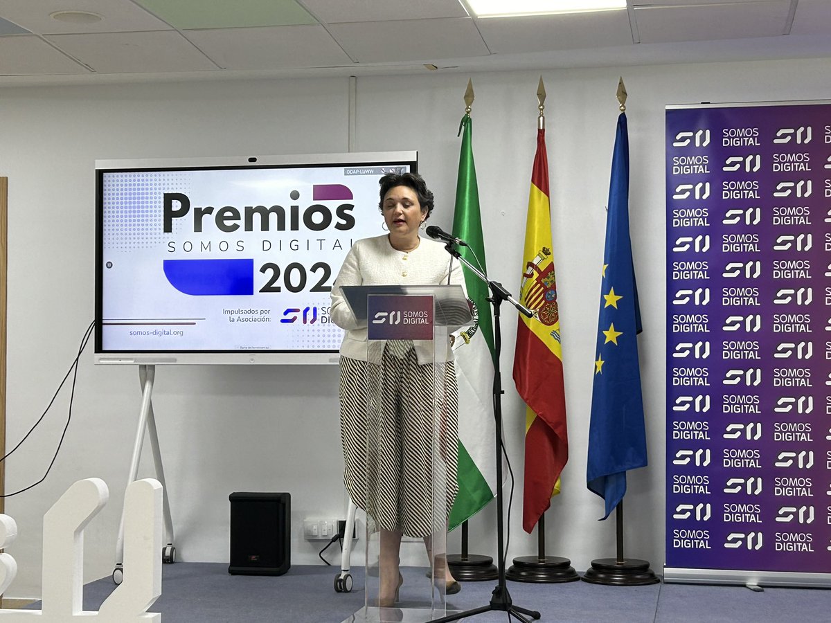 La alcaldesa de Torremolinos Margarita del Cid da la bienvenida a los Premios Somos Digital #ciudadanIAdigital