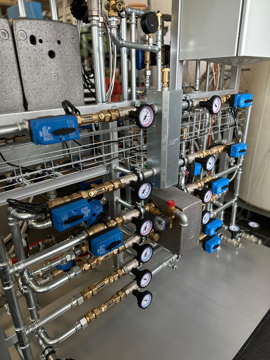 ry3t_official's tweet photo. The test setup to simulate houses is up and running! First results are HOT!๐ฅ Letโs mine Bitcoin and heat some houses!๐ฅ๐ฅ๐ฅ
#bitcoin #bitcoinmining #bitcoinheating https://t.co/HypyqcCxX4