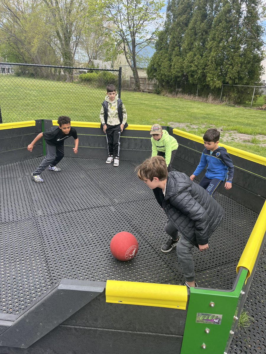 SwamyVikings's tweet photo. 5th grade was SO welcoming &amp; kind to Shay today!! 🥰 @FSDVikings https://t.co/Ohi51Ka4sw