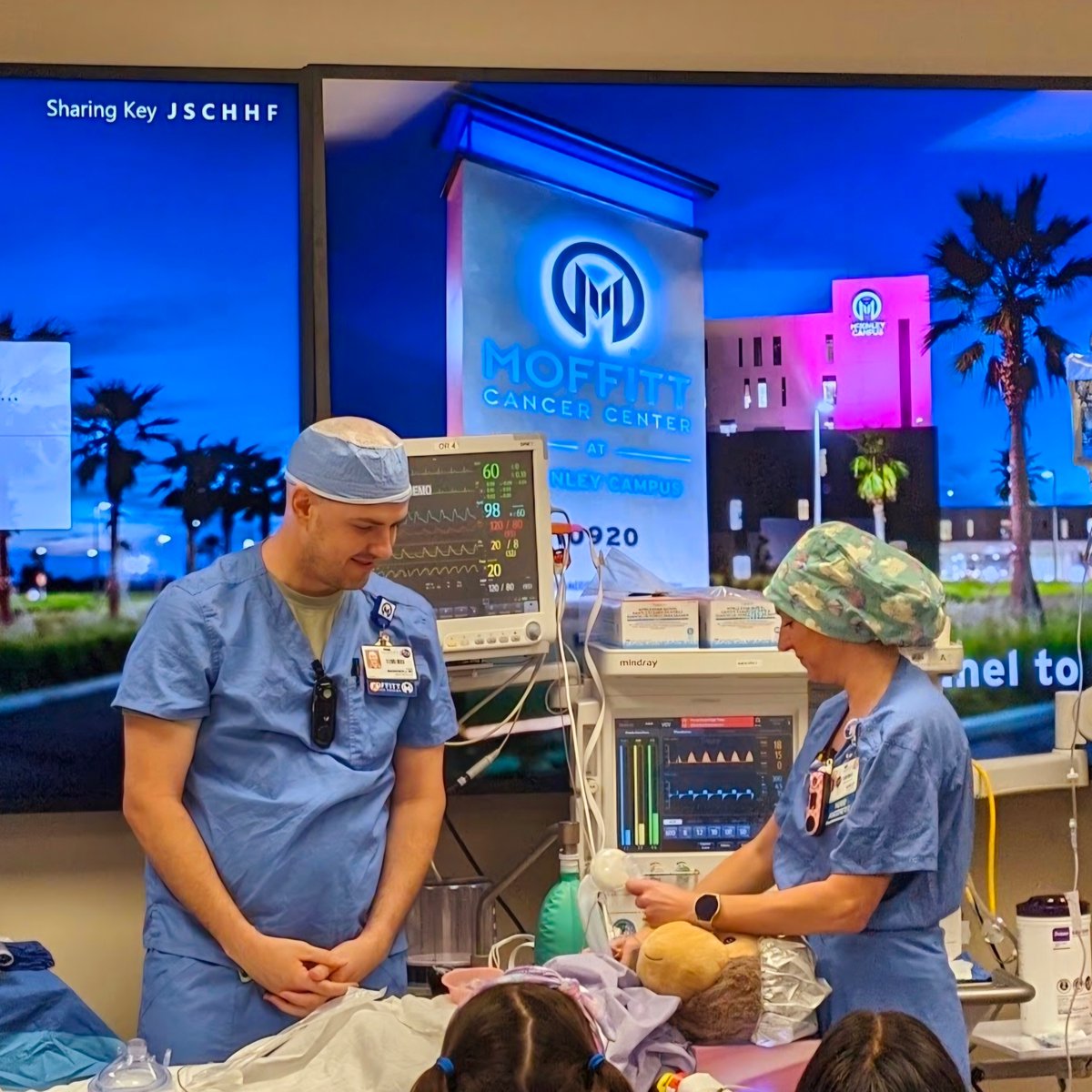 MCCAnesthesia's tweet photo. The @MoffittNews Department of #Anesthesiology definitely produced a few budding #anesthesiologists on Bring a Kid to Work Day!
Special thanks to all the team members that made this day special for the kids!

@Interior @ASALifeline @PatrickHwuMD https://t.co/jEDPFtvB1V