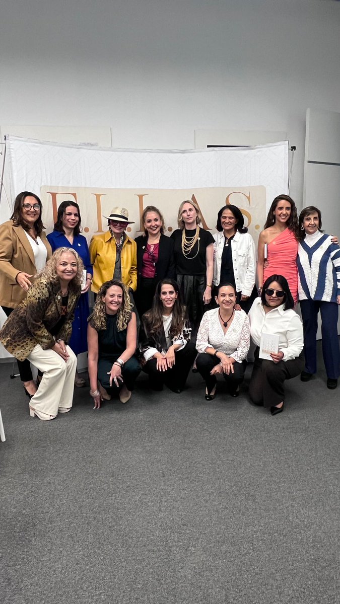 Feliz y agradecida de compartir esta participación acompañada de mujeres maravillosas, donde atraves de la lectura buscamos transmitir un mensaje de fortaleza y resilencia para otras mujeres. E.L.L.A.S  ya está ala venta 👇🏽
a.co/d/f65w4dt