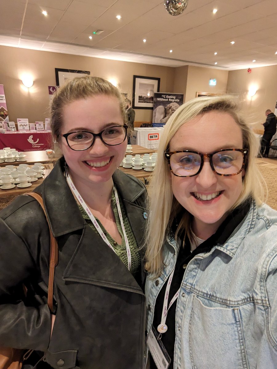 Archaeo_Jo's tweet photo. Fantastic to bump into @amskw16 at #CIfA2024. 

Amelie was one of our first @HistArchChester uni placement students at @archaeologyuk last year.

We never got to meet in person, so it was lovely to catch up and find out about her new role as Learning Officer at @GlosCathedral 🎉 https://t.co/tTYSD49VN3
