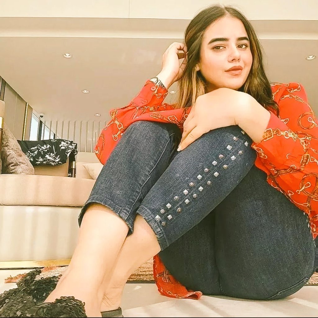 Jeans Sahi hai yah pajama?