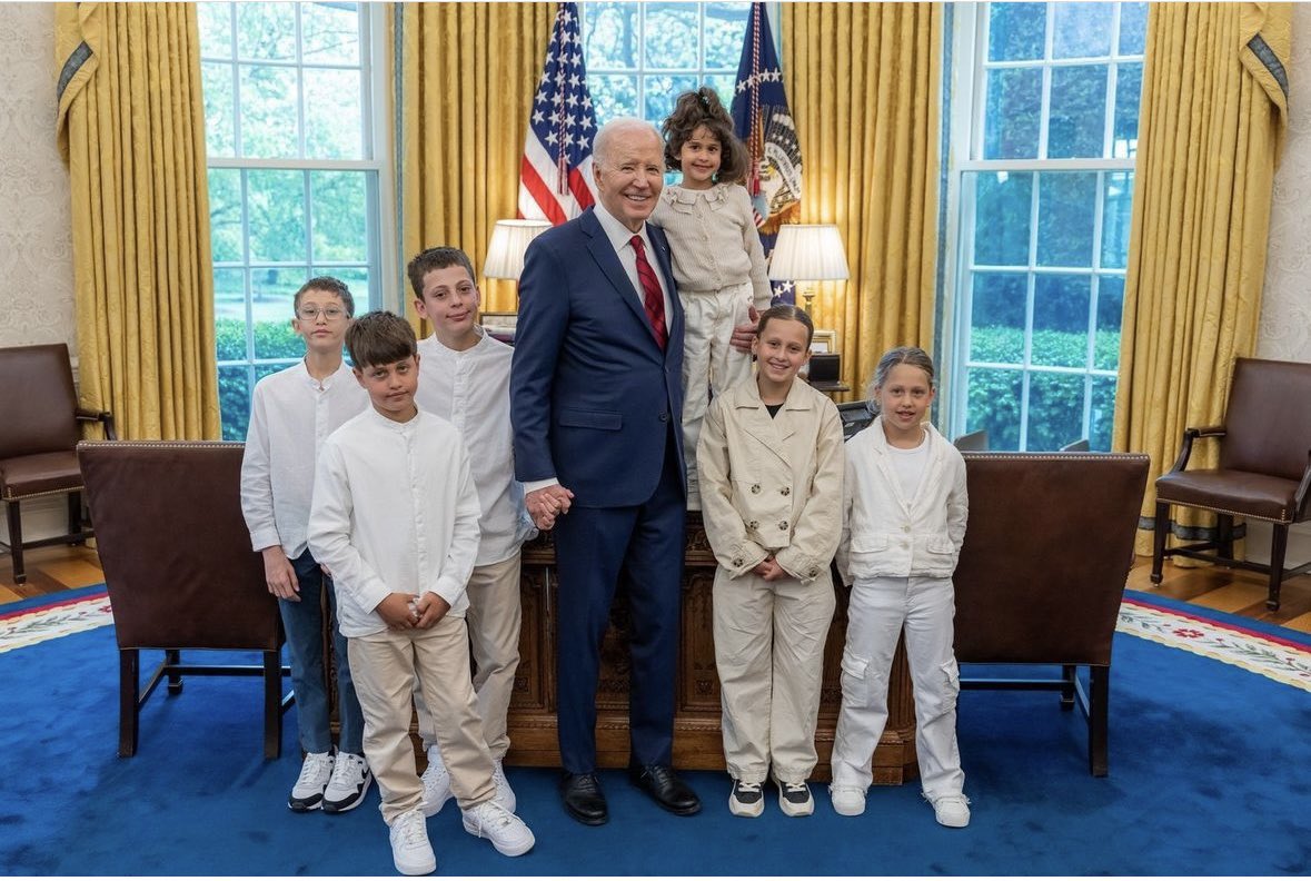 202 days ago, Abigail Idan was abducted by Hamas and held captive in Gaza. Now, she’s standing on top of the Resolute desk. Terror will not prevail.