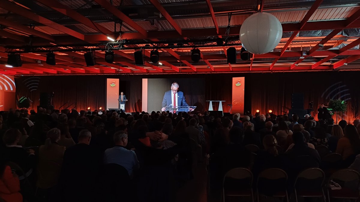 Palais des Congrès Arles tweet media
