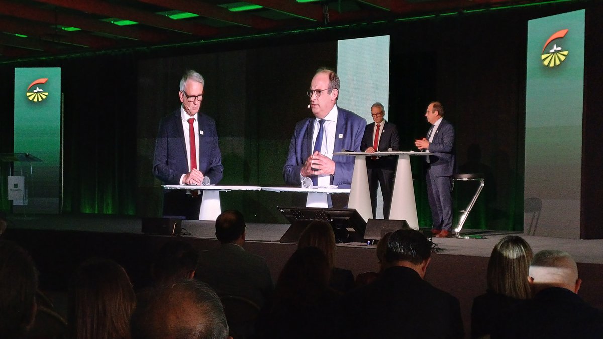 Palais des Congrès Arles tweet media