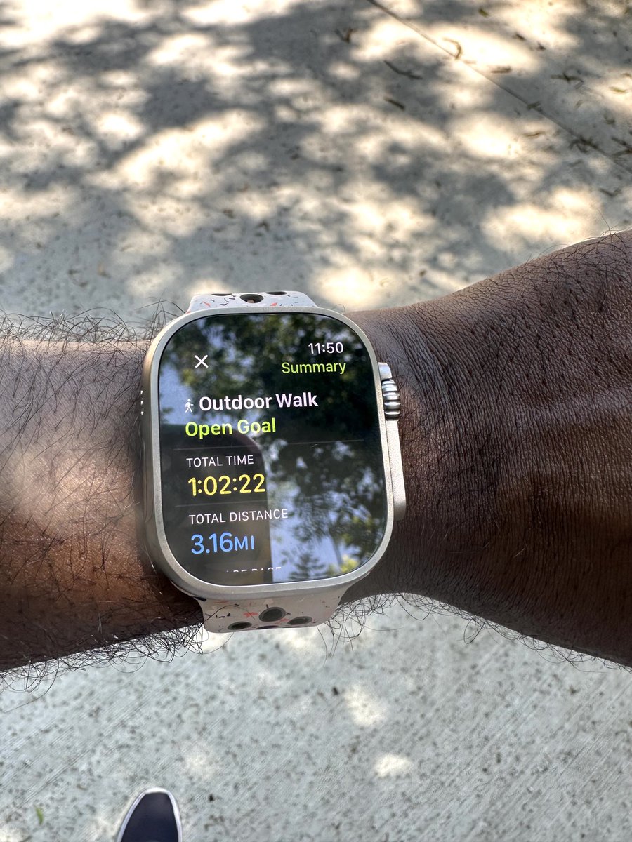 LSparrow1906's tweet photo. I had a late morning start, but I was able to get in a 3.1 mile walk. #AppleWatch #BuildingBetterHealth #EyesOnSparrow https://t.co/GgRgNbVxGo