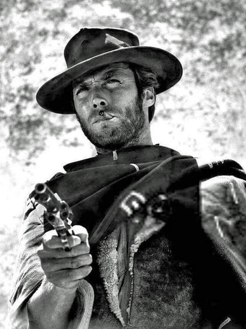 Clint Eastwood'a sinema eleştirmenleri tarafından 'Son Kovboy' adı takılmıştır... Garry Cooper'a benzediği ve ününü, kovboy filmleri ile yaptığı için... (TV'de 7 Gün / 14 Kas👏👏ım 1983 / Sayı: 47)